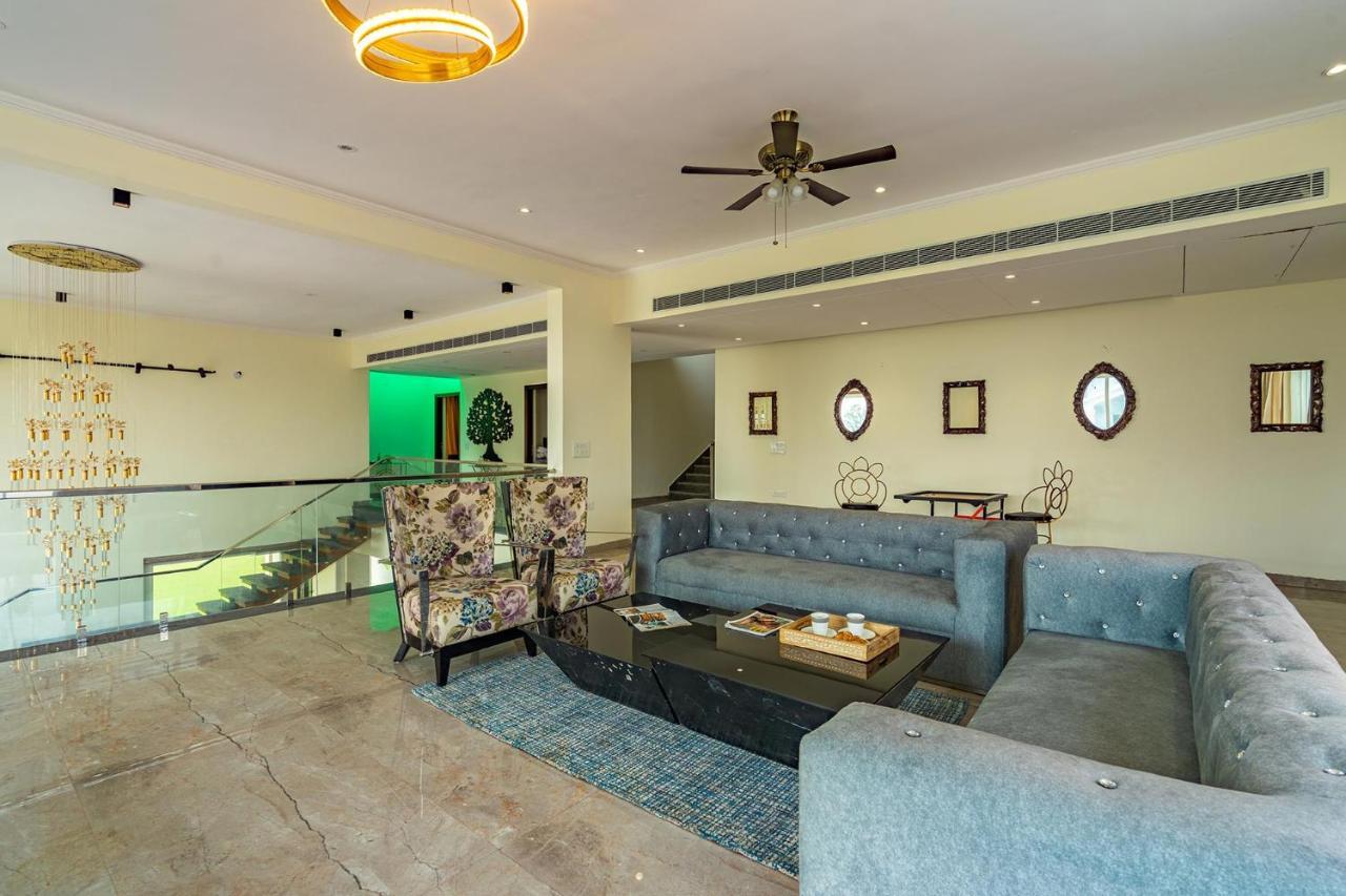 Sohna Stayvista At Blanc Belle With Outdoor Pool מראה חיצוני תמונה