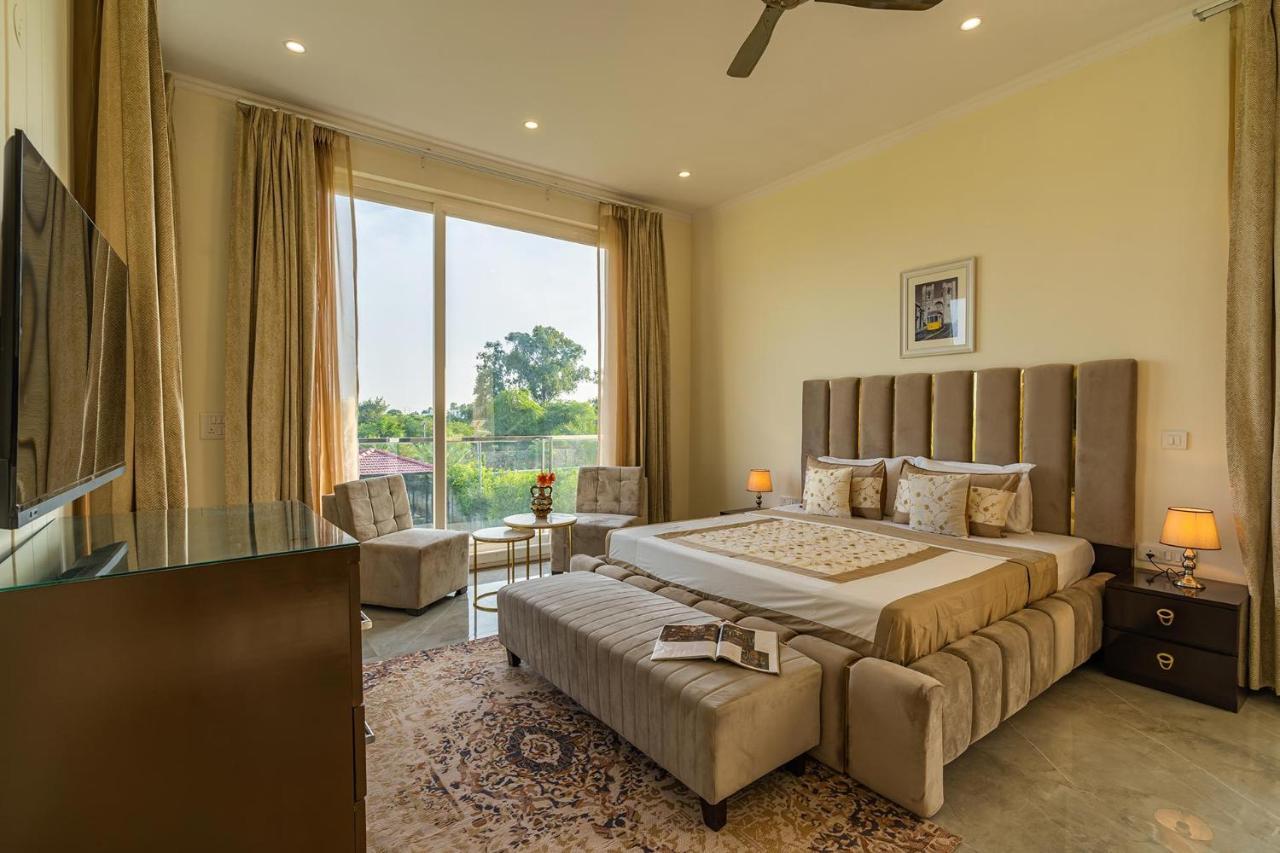 Sohna Stayvista At Blanc Belle With Outdoor Pool מראה חיצוני תמונה