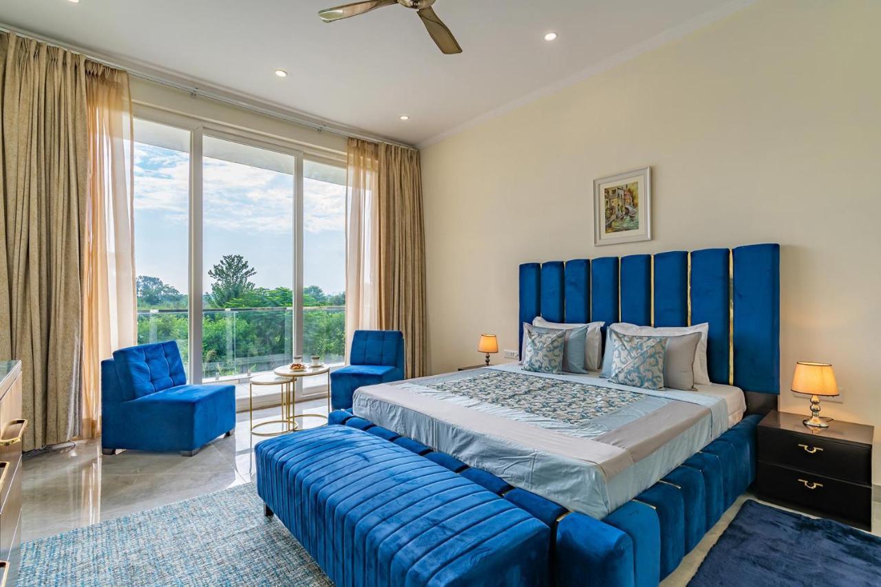 Sohna Stayvista At Blanc Belle With Outdoor Pool מראה חיצוני תמונה