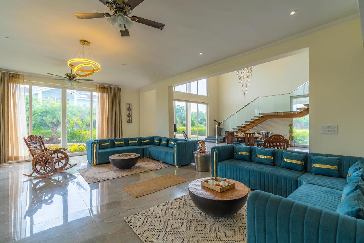 Sohna Stayvista At Blanc Belle With Outdoor Pool מראה חיצוני תמונה