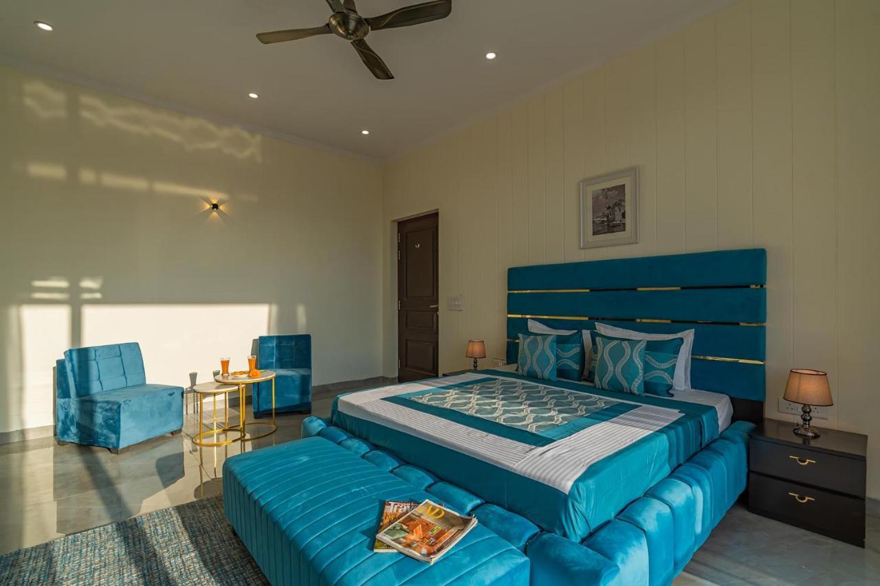 Sohna Stayvista At Blanc Belle With Outdoor Pool מראה חיצוני תמונה