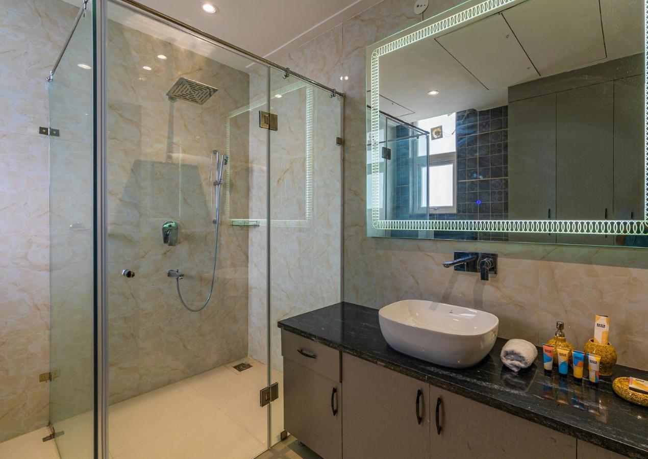 Sohna Stayvista At Blanc Belle With Outdoor Pool מראה חיצוני תמונה