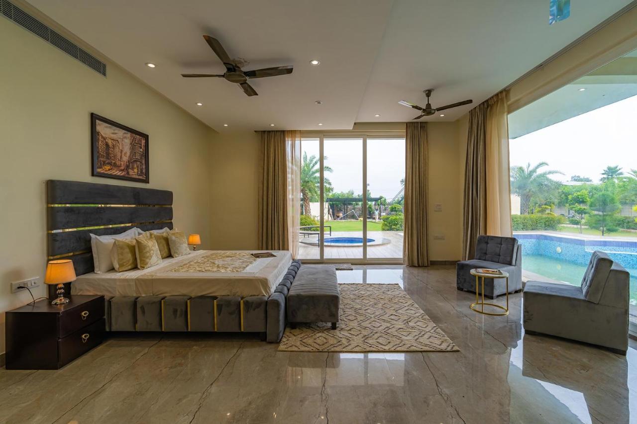 Sohna Stayvista At Blanc Belle With Outdoor Pool מראה חיצוני תמונה